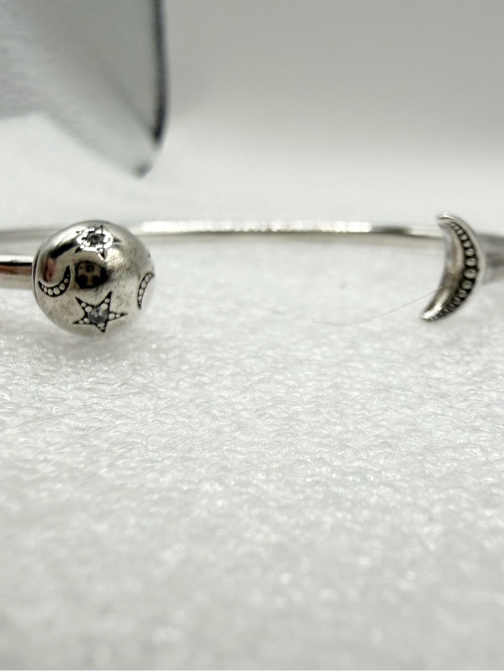 This Pandora Moments Moon & Stars Open Bangle sterling silver - Picture 2 of 10